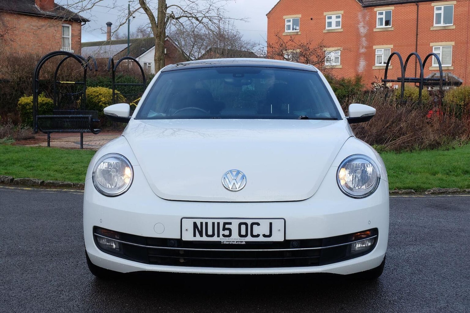Used Volkswagen Beetle 2015 for sale - 77225140: Photo 2