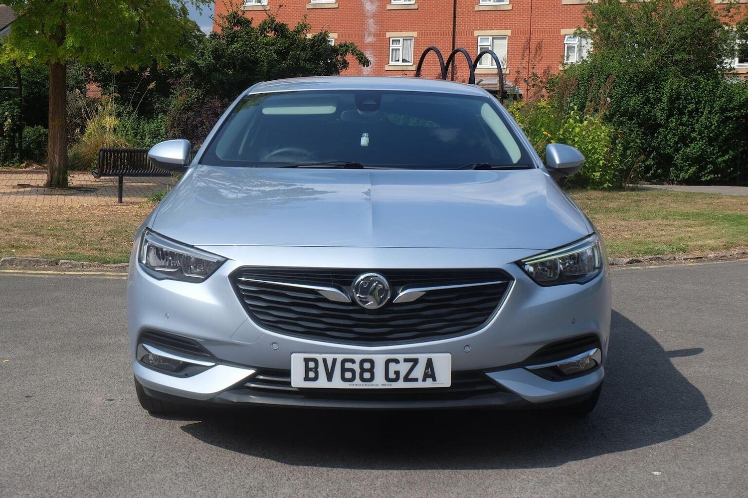 Used Vauxhall Insignia 2018 for sale - 75938292: Photo 2