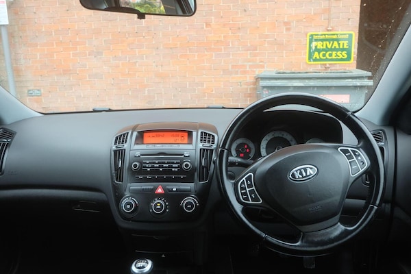 Used Kia Ceed 2009 for sale - 76268543: Photo 10
