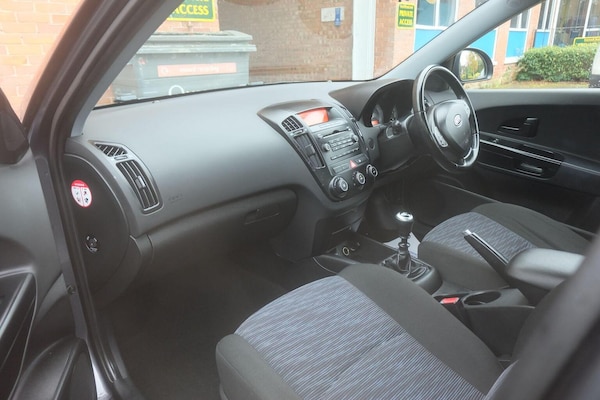 Used Kia Ceed 2009 for sale - 76268543: Photo 13