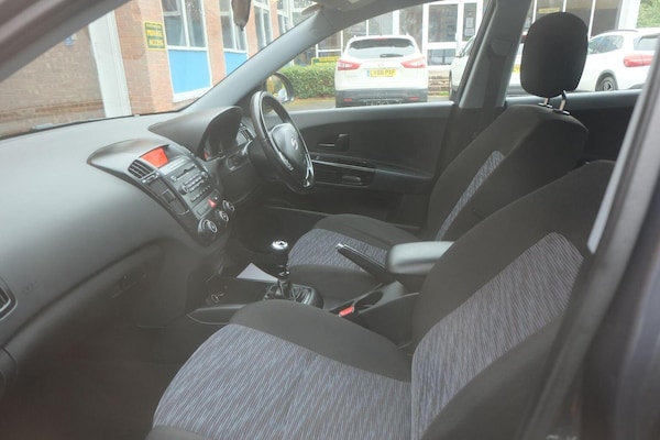 Used Kia Ceed 2009 for sale - 76268543: Photo 14