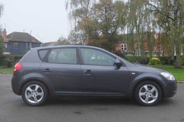 Used Kia Ceed 2009 for sale - 76268543: Photo 8