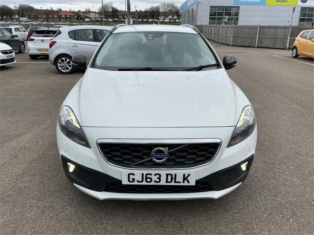 Used Volvo V40 2013 for sale - 77902829: Photo 2