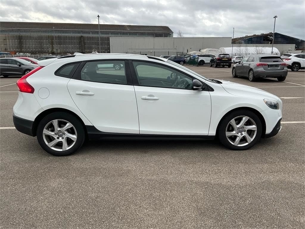 Used Volvo V40 2013 for sale - 77902829: Photo 7
