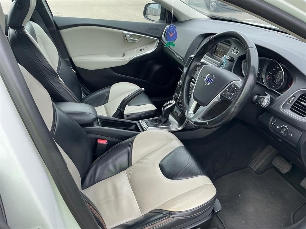 Used Volvo V40 2013 for sale - 77902829: Photo 8