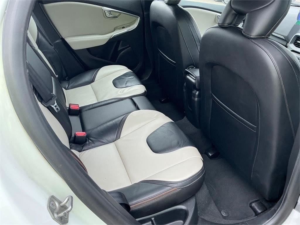 Used Volvo V40 2013 for sale - 77902829: Photo 9