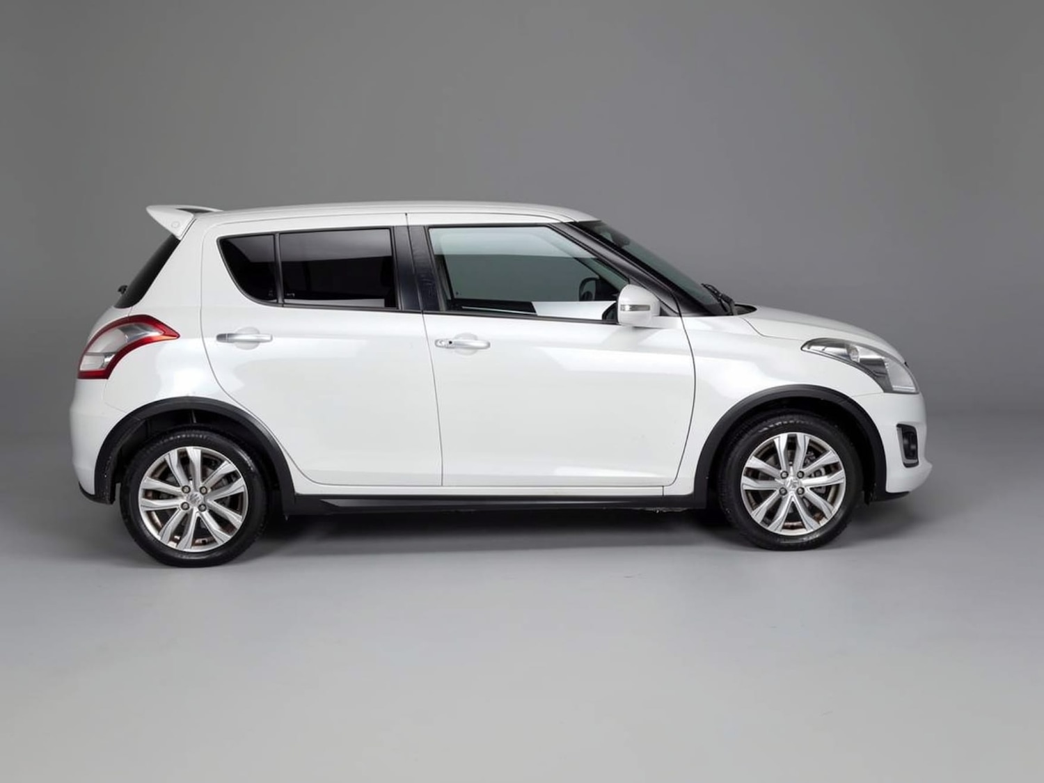 Used Suzuki Swift 2013 for sale - 77622355: Photo 8