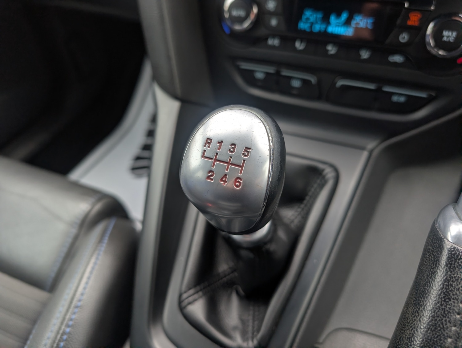 Used Ford Focus 2012 for sale - 77640954: Photo 19