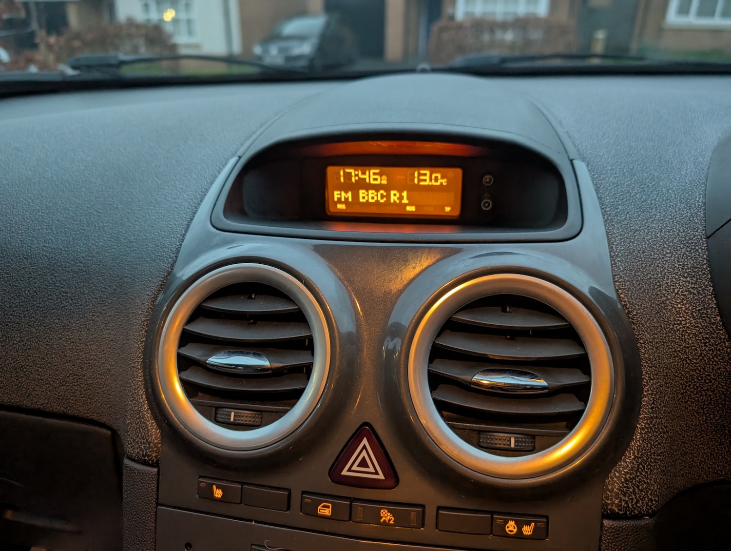 Used Vauxhall Corsa 2011 for sale - 77681915: Photo 17