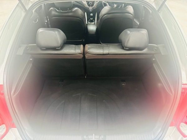 Used Hyundai Veloster 2013 for sale - 76105719: Photo 23
