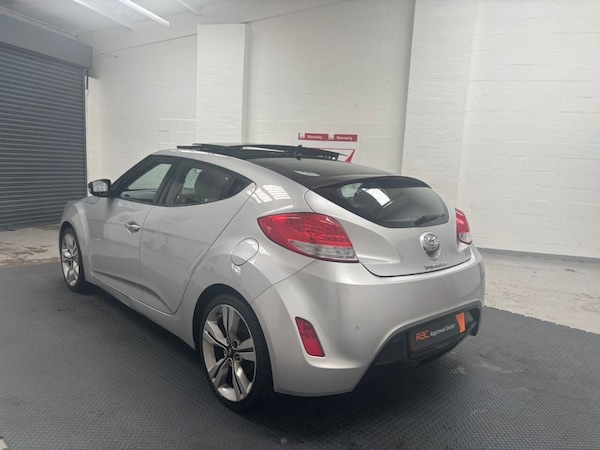 Used Hyundai Veloster 2013 for sale - 76105719: Photo 4