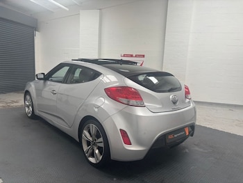 Used Hyundai Veloster 2013 for sale - 76105719: Photo