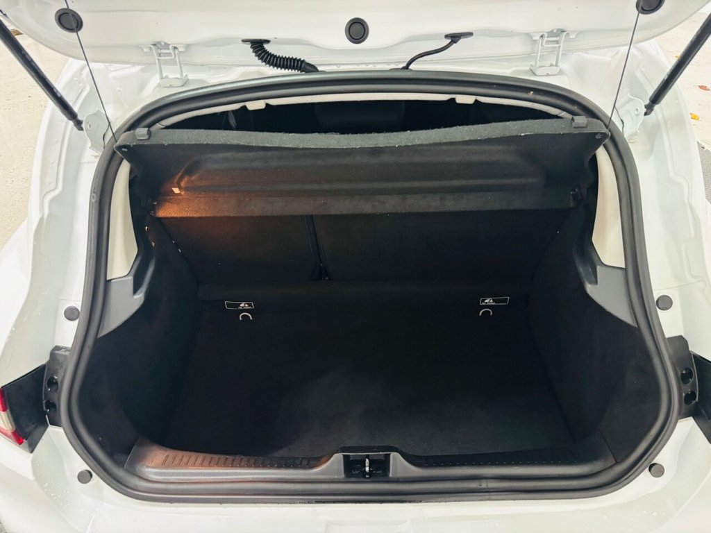 Used Renault Clio 2014 for sale - 76642229: Photo 17