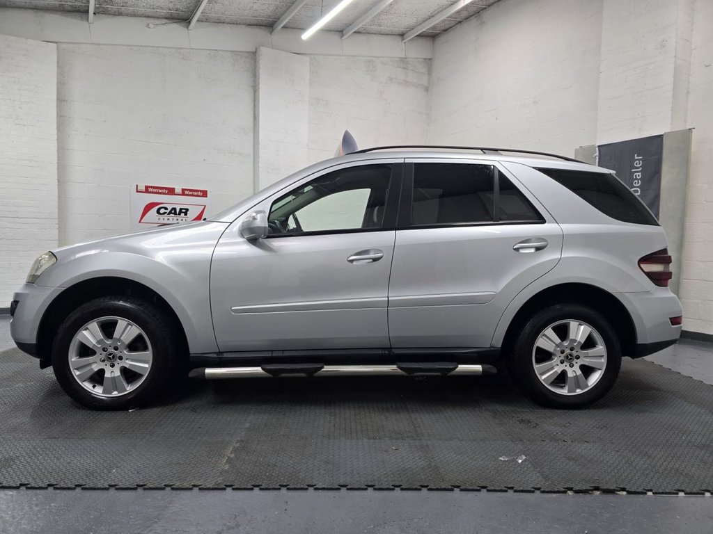 Used Mercedes-Benz M Class 2009 for sale - 77680762: Photo 3