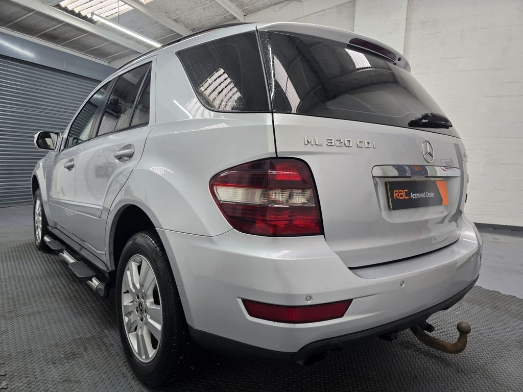 Used Mercedes-Benz M Class 2009 for sale - 77680762: Photo 4