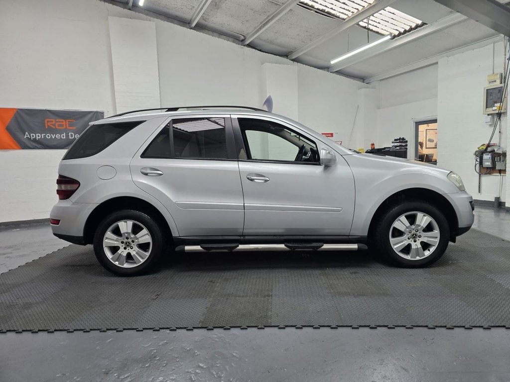 Used Mercedes-Benz M Class 2009 for sale - 77680762: Photo 7