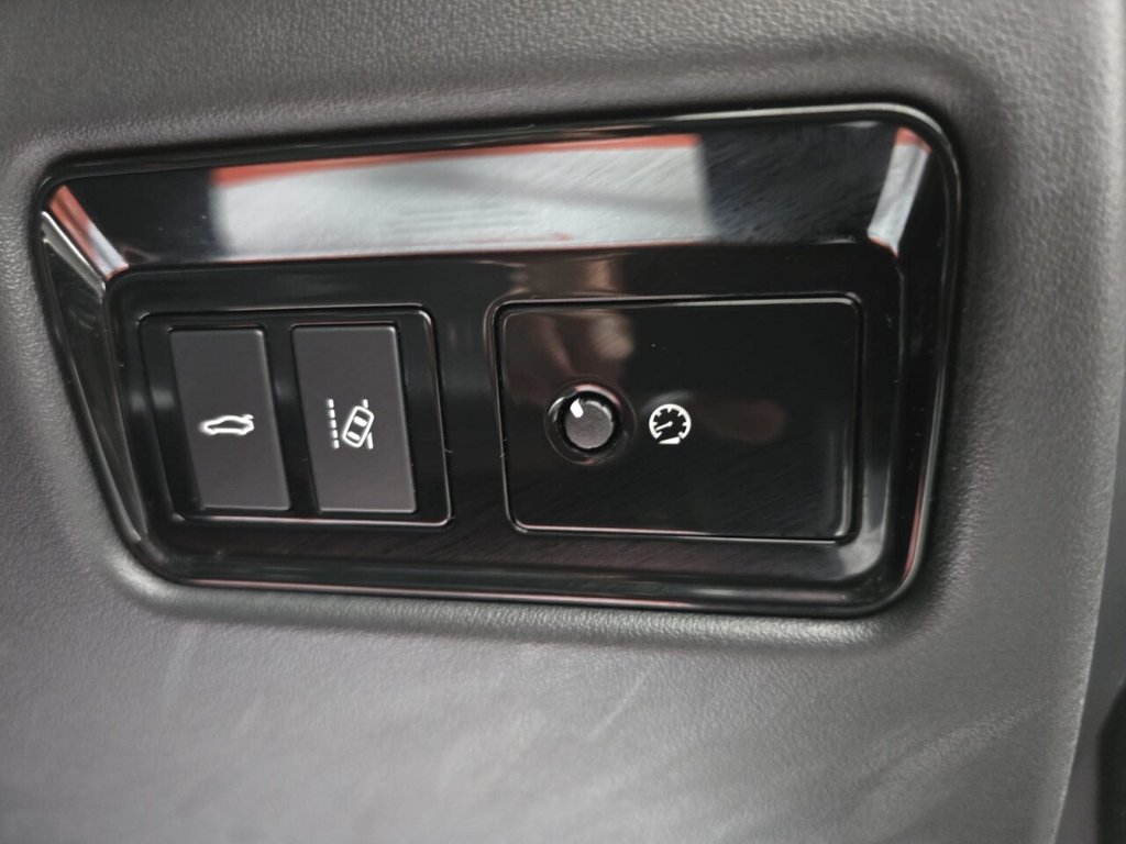 Used Jaguar XE 2017 for sale - 77263437: Photo 29