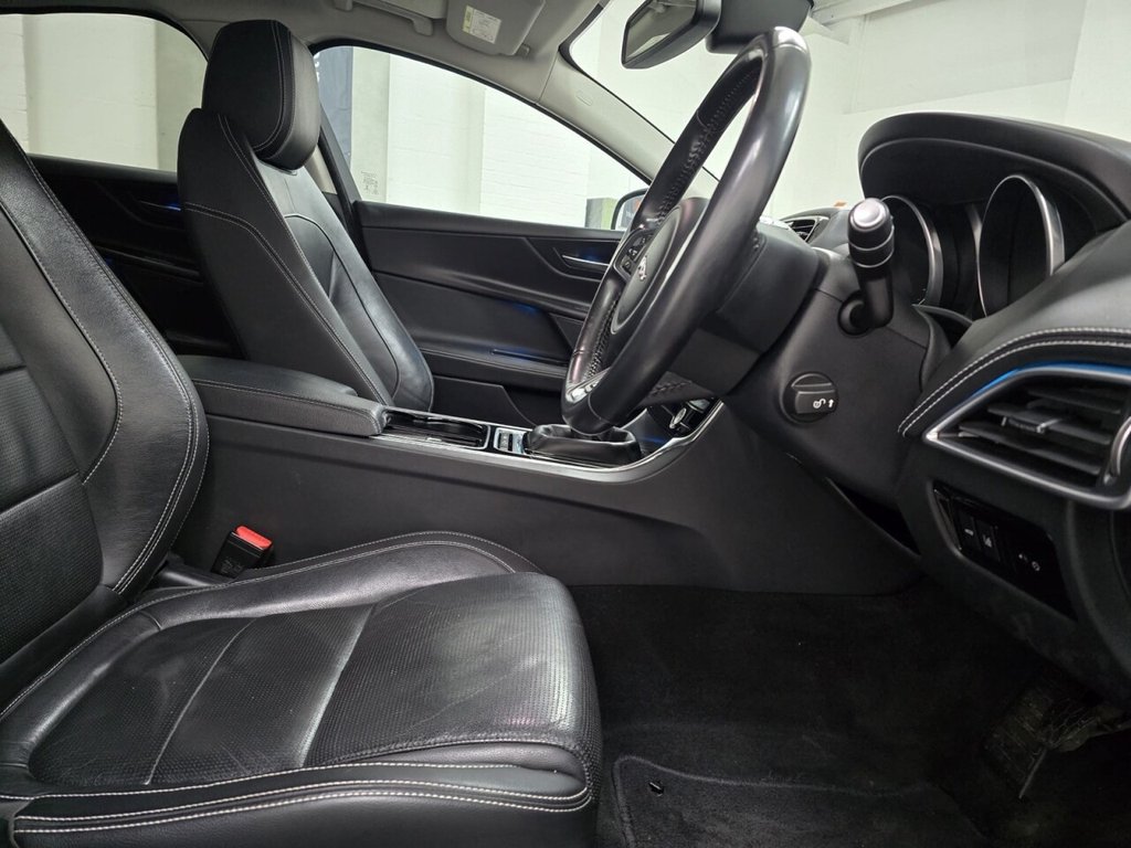 Used Jaguar XE 2017 for sale - 77263437: Photo 9