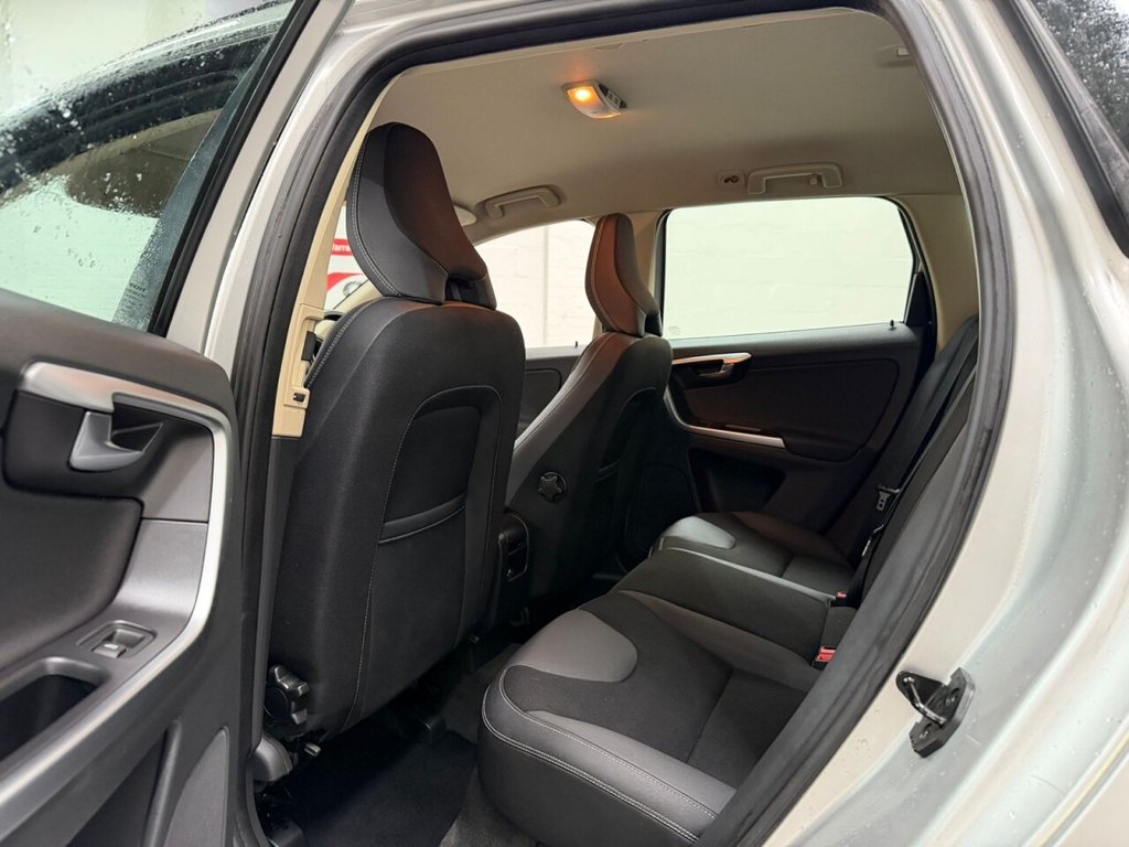 Used Volvo XC60 2010 for sale - 77038070: Photo 17