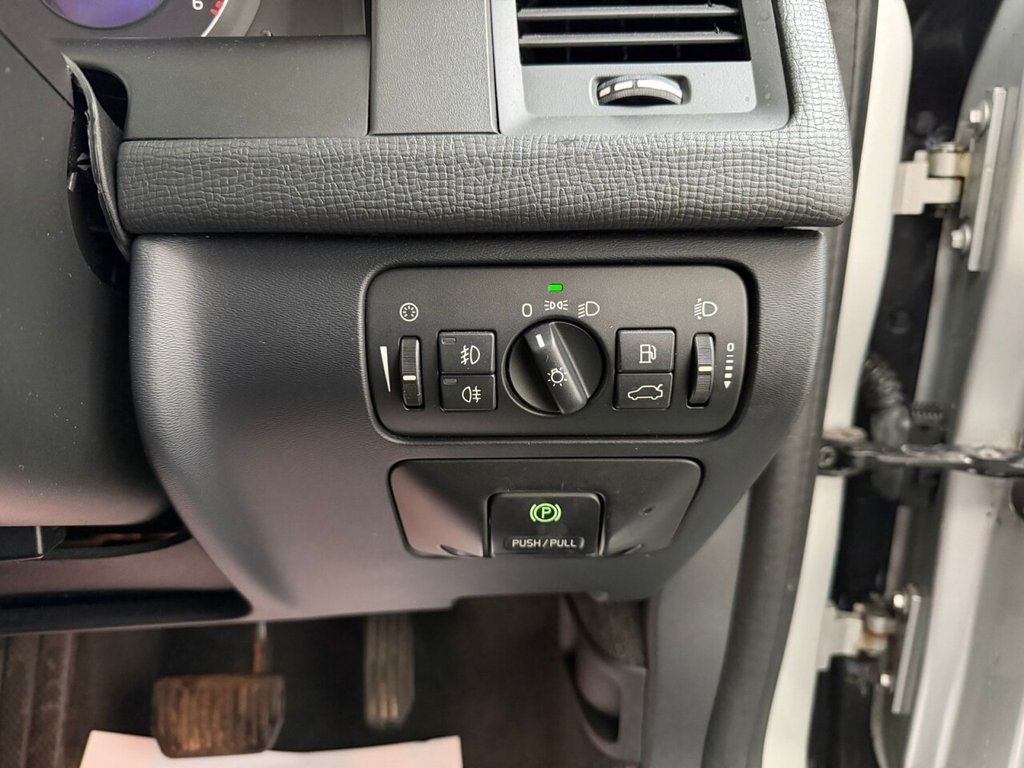 Used Volvo XC60 2010 for sale - 77038070: Photo 18