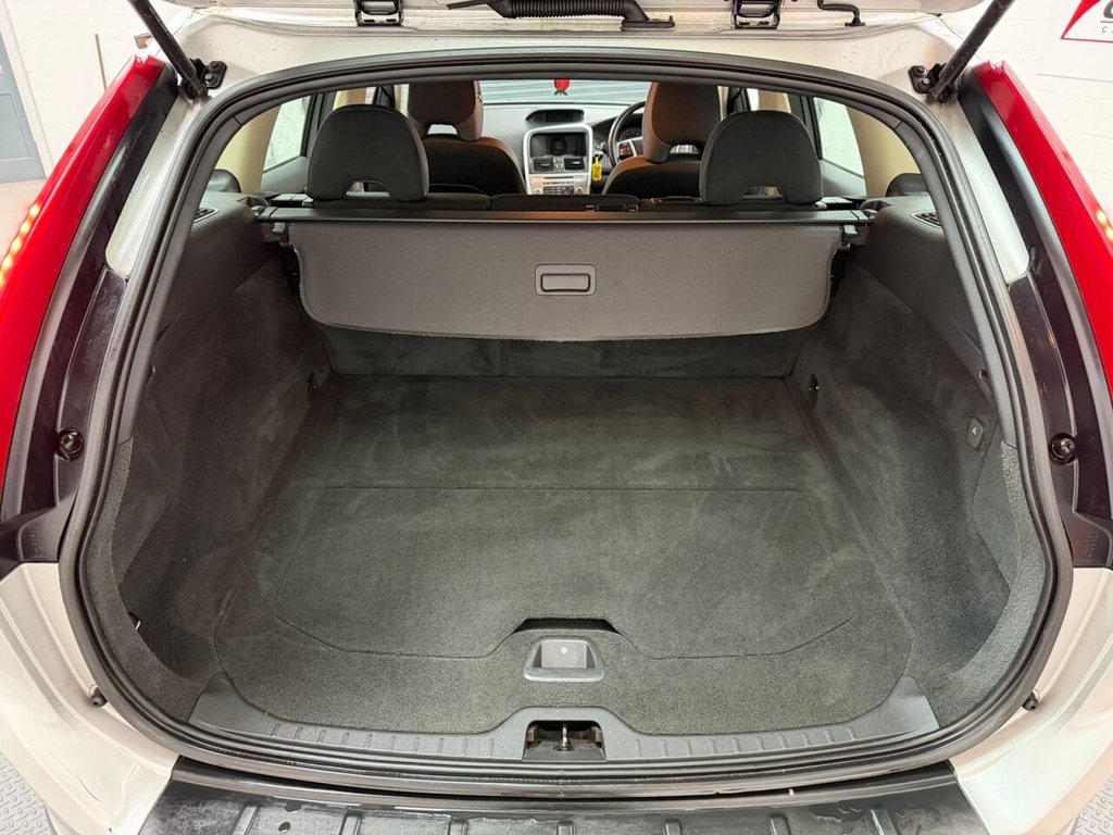 Used Volvo XC60 2010 for sale - 77038070: Photo 19