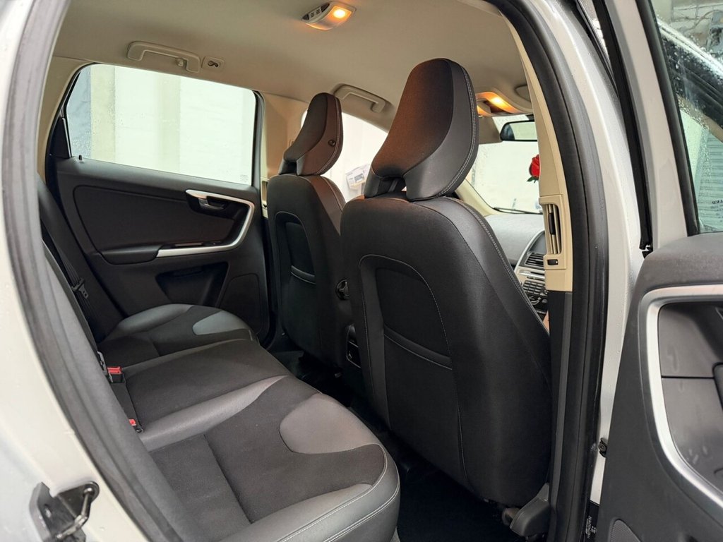 Used Volvo XC60 2010 for sale - 77038070: Photo 20