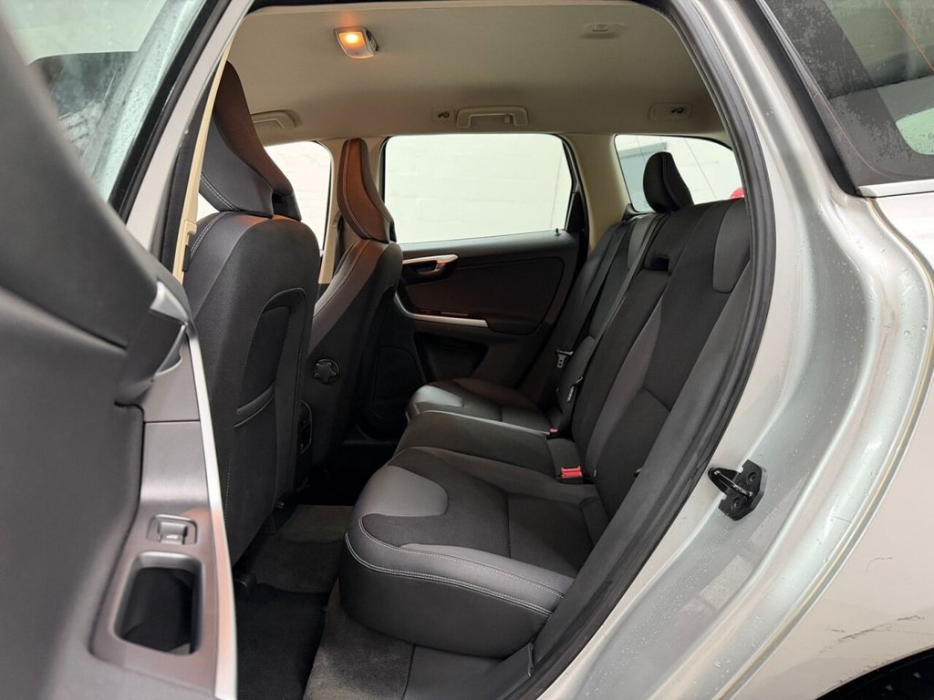 Used Volvo XC60 2010 for sale - 77038070: Photo 23