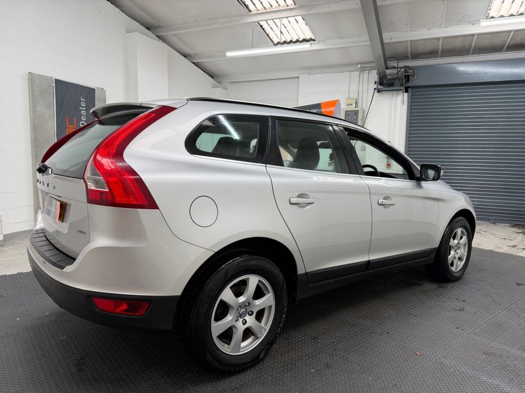 Used Volvo XC60 2010 for sale - 77038070: Photo 6