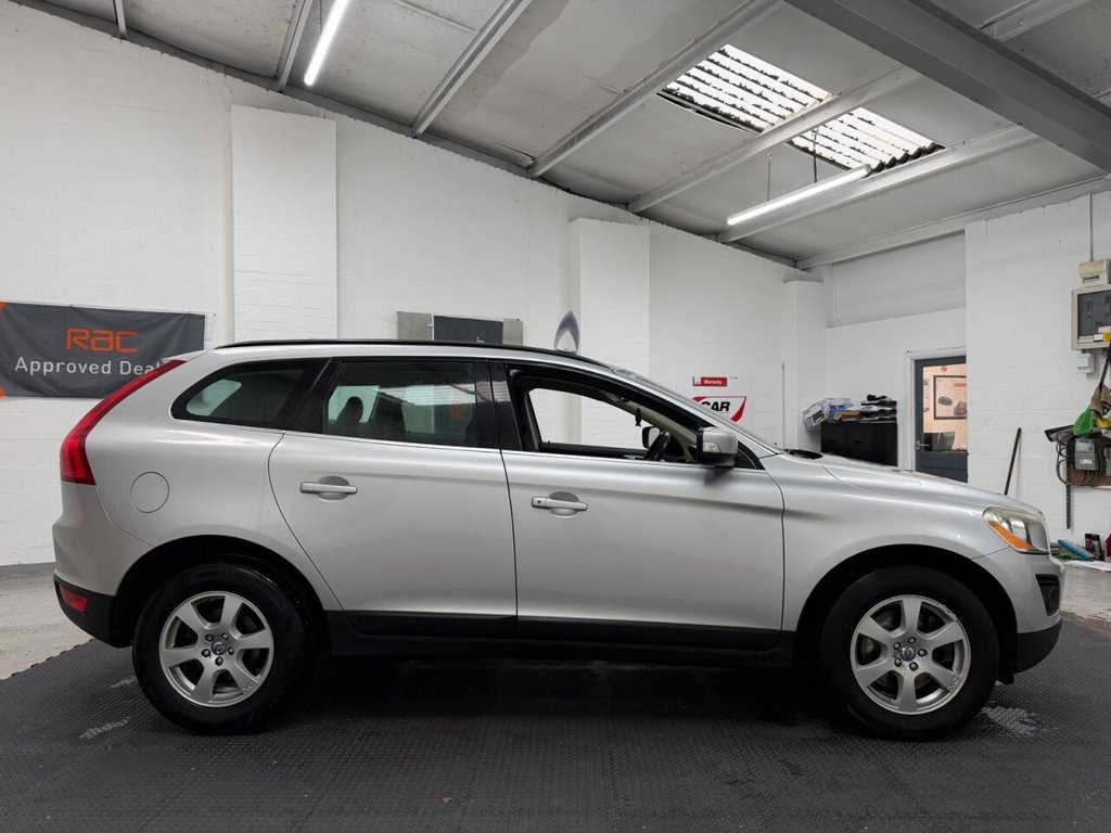 Used Volvo XC60 2010 for sale - 77038070: Photo 7