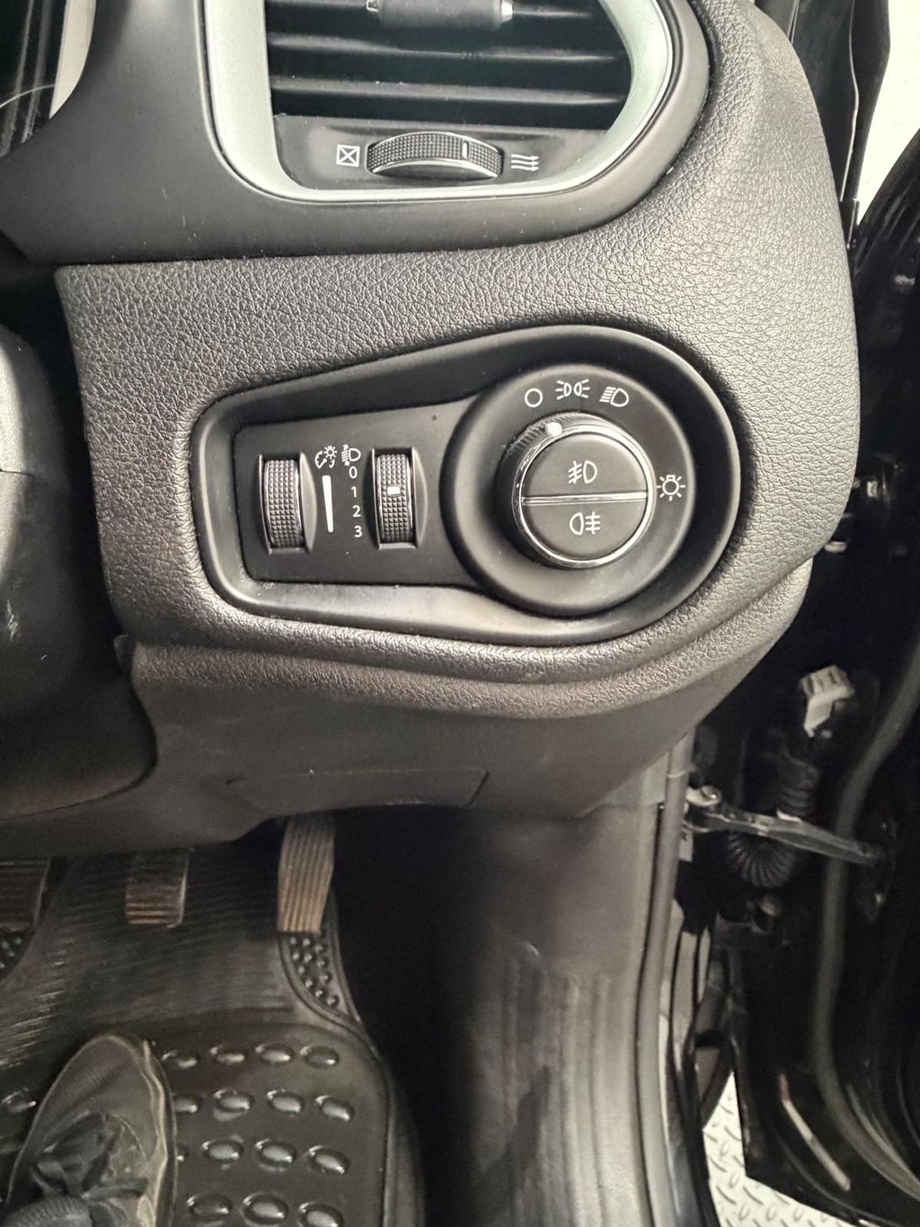Used Jeep Renegade 2016 for sale - 77991337: Photo 11