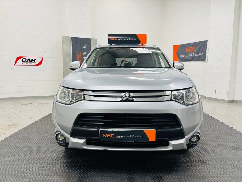 Used Mitsubishi Outlander 2015 for sale - 76396357: Photo 2