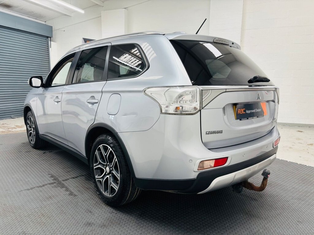 Used Mitsubishi Outlander 2015 for sale - 76396357: Photo 4