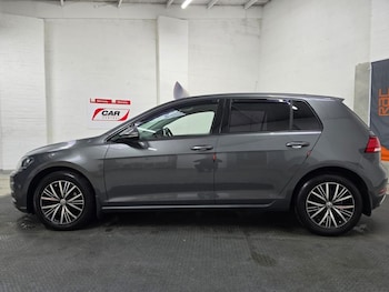 Used Volkswagen Golf 2018 for sale - 77369599: Photo