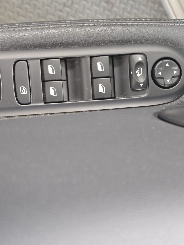 Used Peugeot 3008 2015 for sale - 77920225: Photo 14