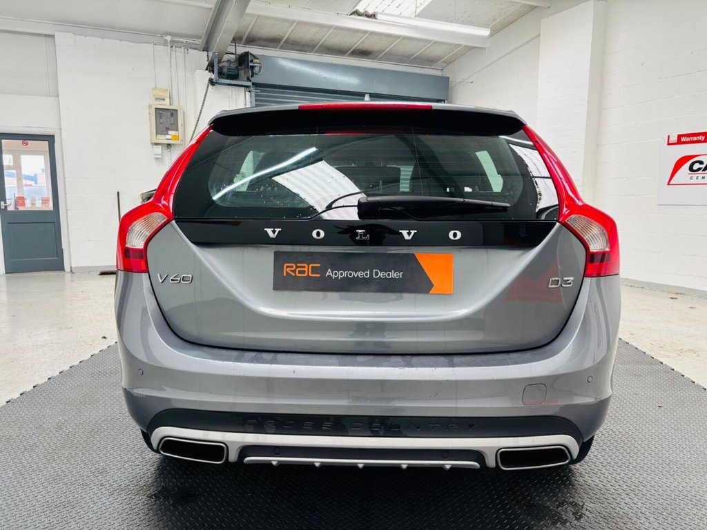 Used Volvo V60 2017 for sale - 76632059: Photo 5