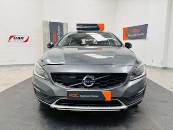 Used Volvo V60 2017 for sale - 76797795: Photo