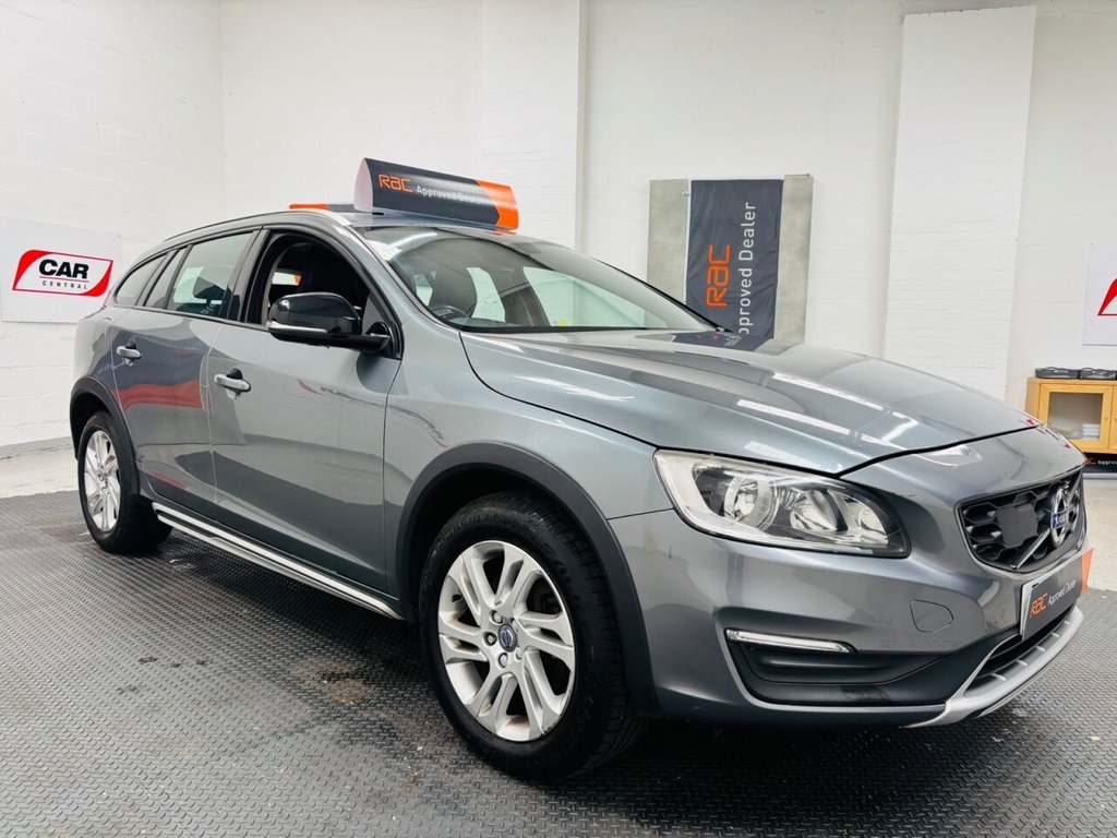 Used Volvo V60 2017 for sale - 76797795: Photo 8