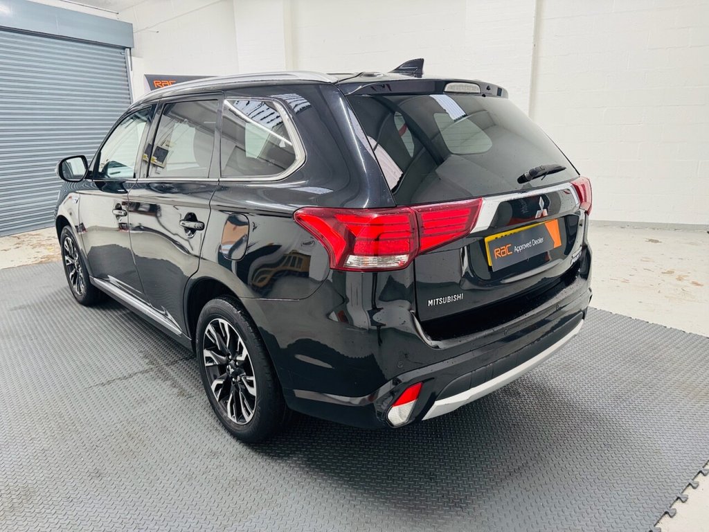 Used Mitsubishi Outlander 2016 for sale - 76496814: Photo 4