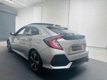 Used Honda Civic 2019 for sale - 74746634: Photo