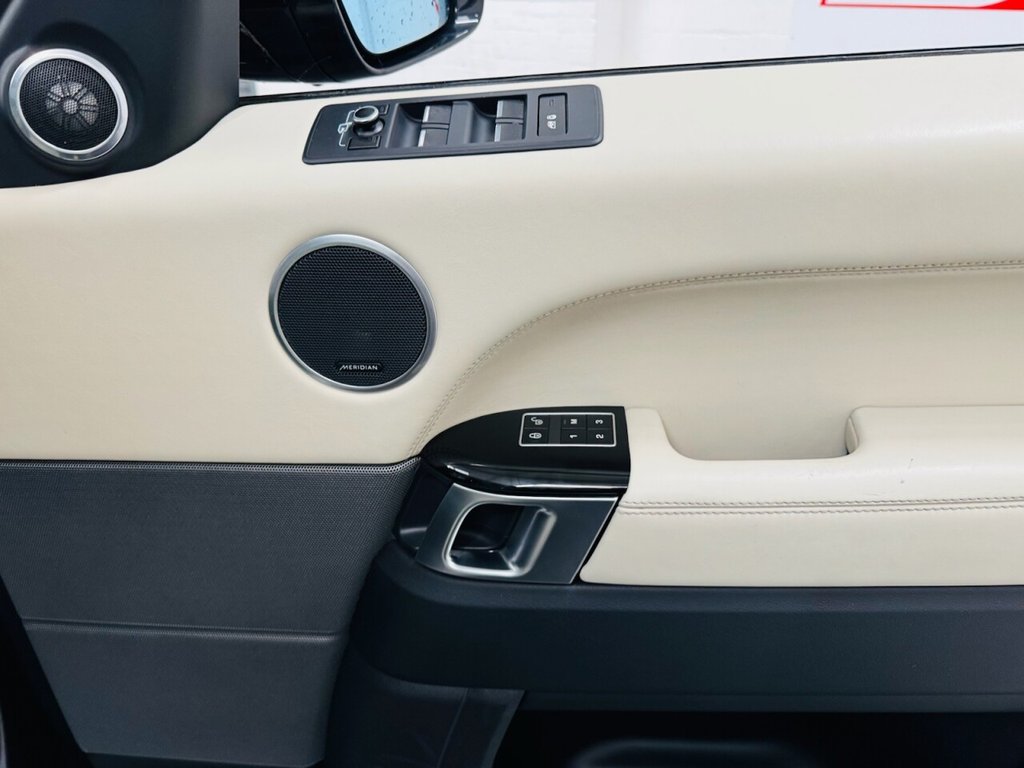 Used Land Rover Range Rover Sport 2015 for sale - 76686285: Photo 11