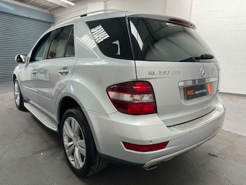 Used Mercedes-Benz M Class 2010 for sale - 79545235: Photo