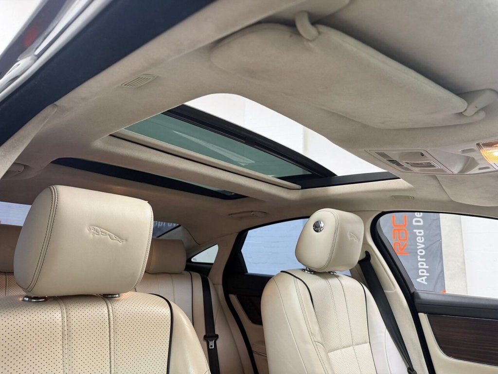 Used Jaguar XJ 2012 for sale - 76934458: Photo 25