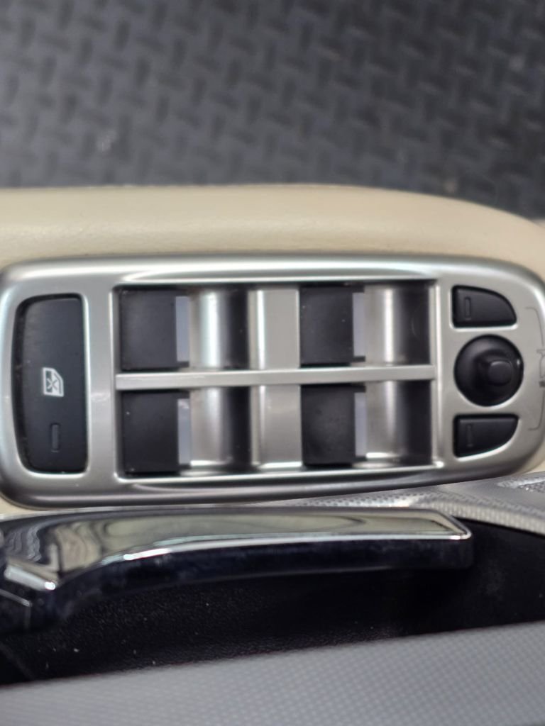 Used Jaguar XF 2012 for sale - 77583876: Photo 33