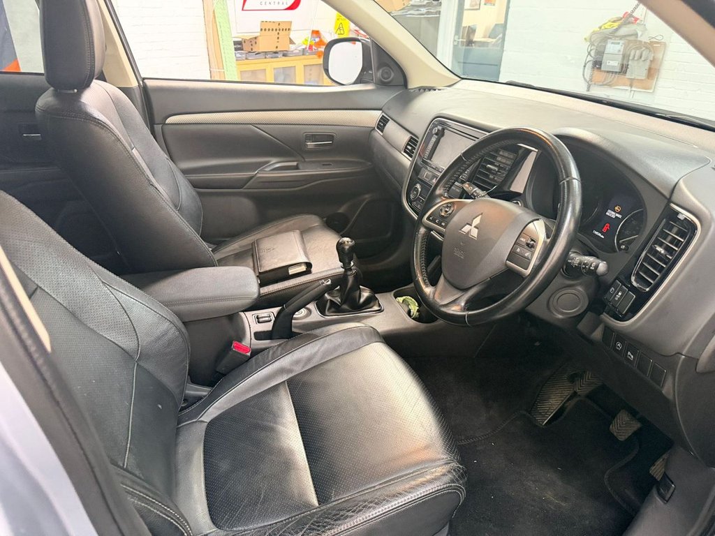 Used Mitsubishi Outlander 2014 for sale - 77655064: Photo 8