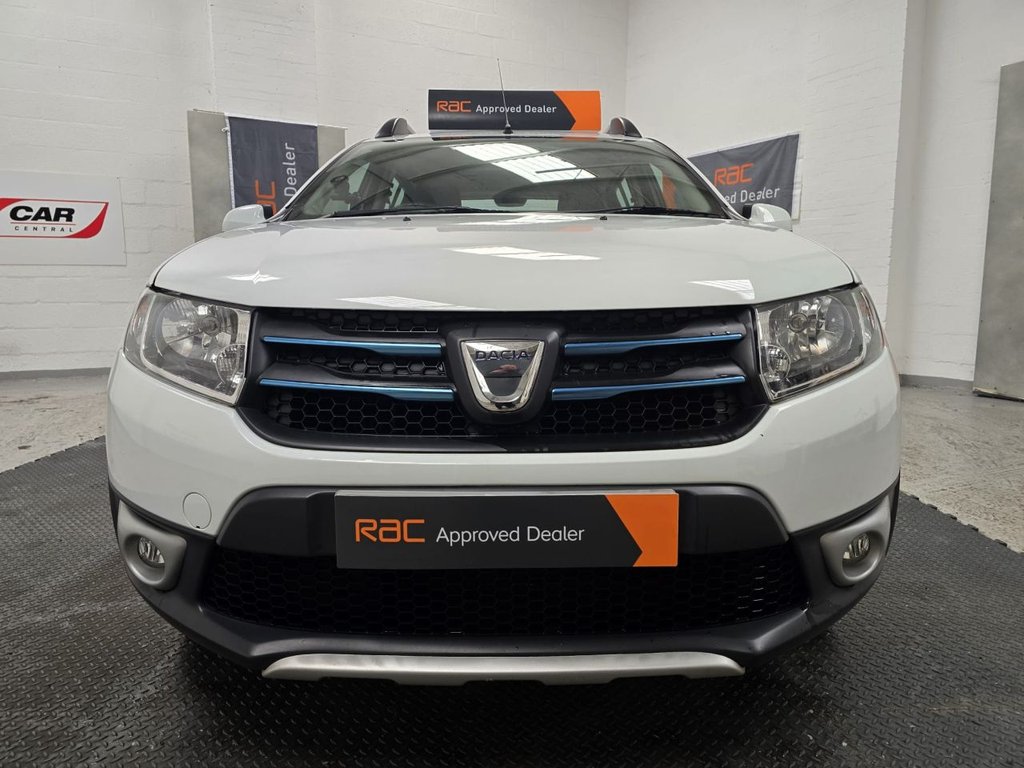 Used Dacia Sandero Stepway 2015 for sale - 77313318: Photo 2