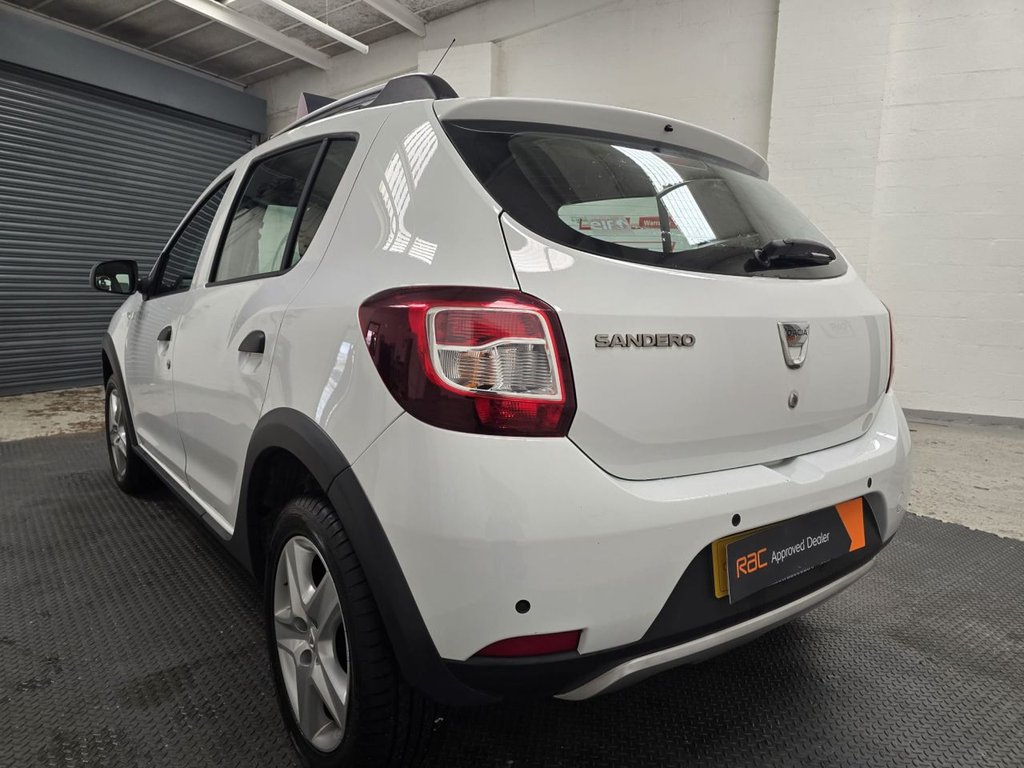 Used Dacia Sandero Stepway 2015 for sale - 77313318: Photo 4