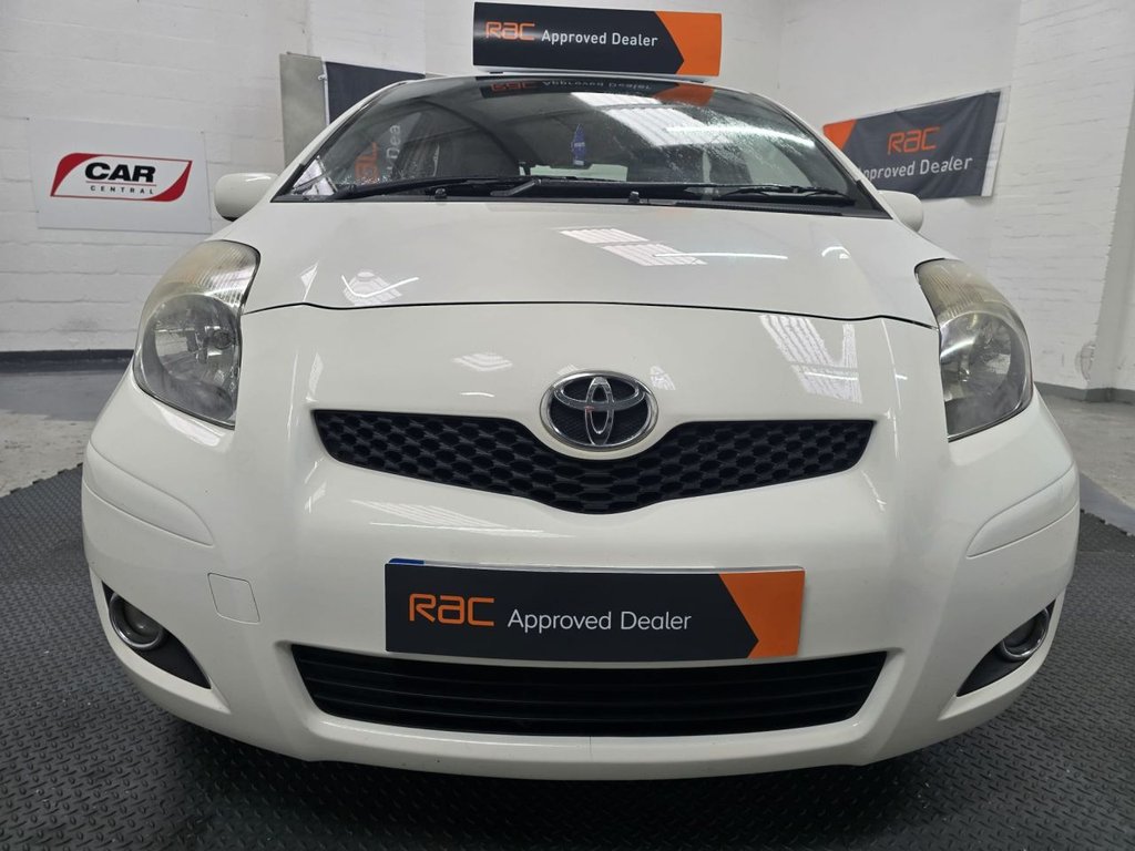 Used Toyota Yaris 2011 for sale - 77627364: Photo 2