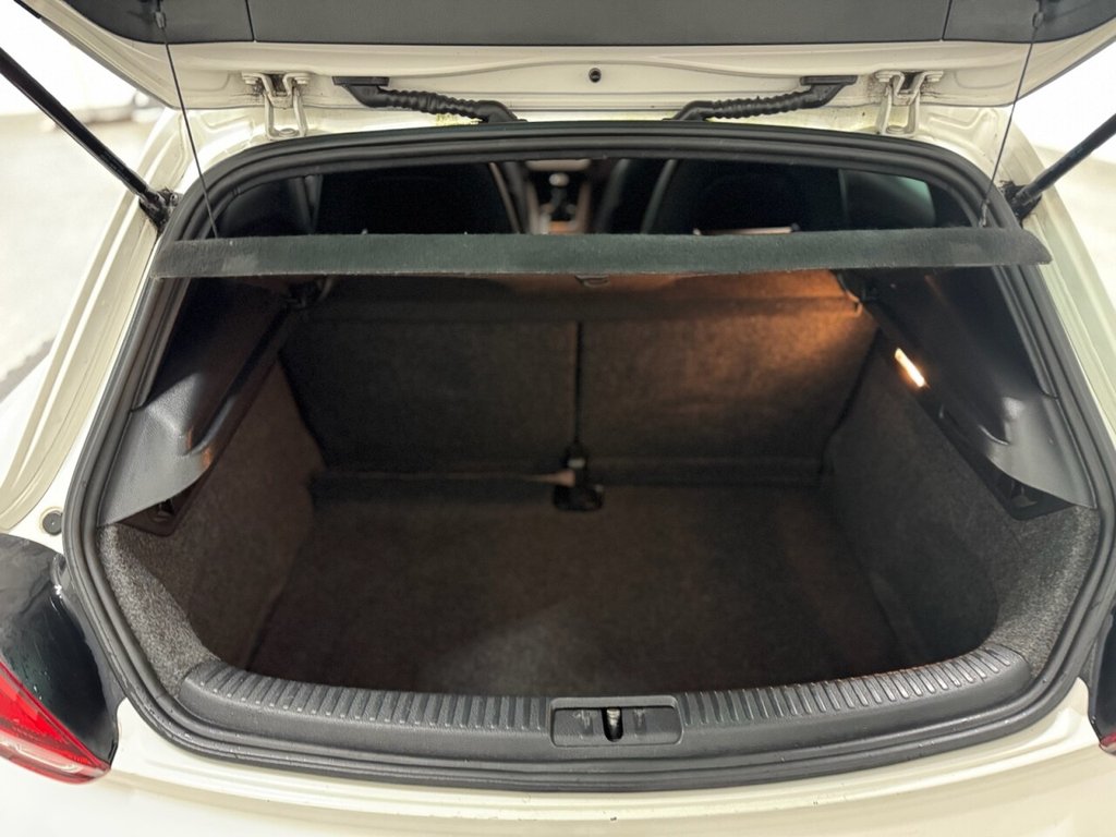 Used Volkswagen Scirocco 2012 for sale - 76582608: Photo 25
