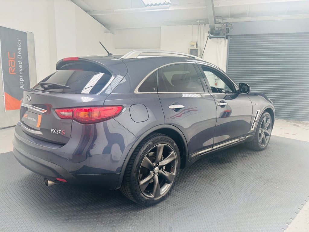 Used Infiniti FX 2010 for sale - 77110686: Photo 6