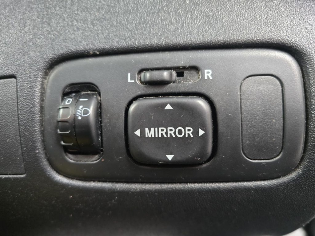 Used Toyota Yaris Verso 2005 for sale - 77621604: Photo 18